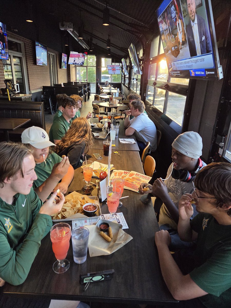 HT Boys Tennis team tweet media