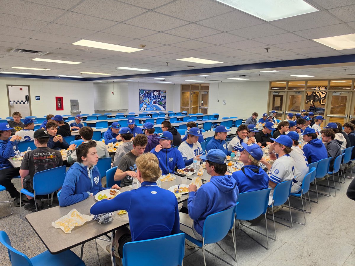 WHSBaseballMN's tweet image. Thank you very much to @culvers of Woodbury for providing the burgers, tenders, and custard for our all program team dinner on Wednesday night!  Also big thanks to all the parents who helped provide side dishes and serve the team!  #Family