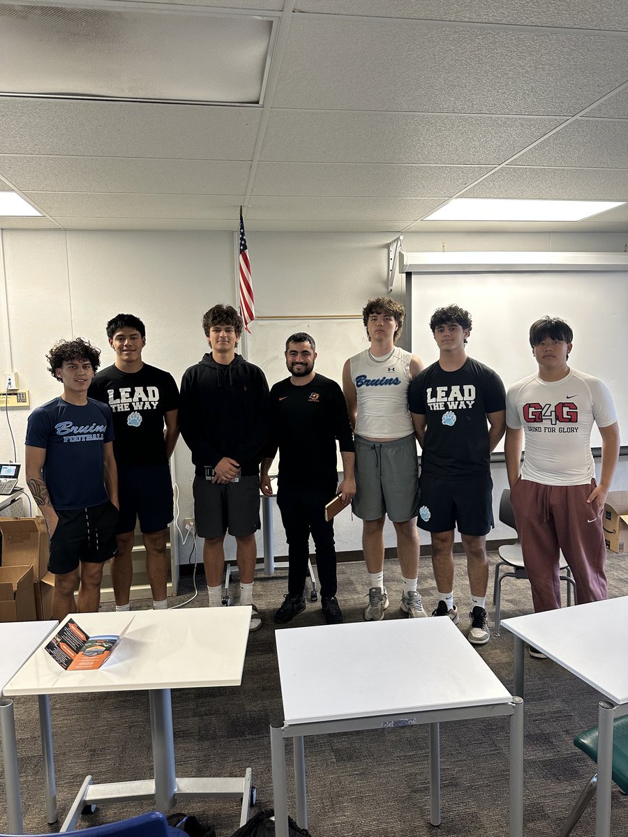 Branhamfootball's tweet photo. Thank you @CoachMachadojr for stopping by to talk ball and @LCPiosFB with our boys today! Can’t wait to see some more Bruins with you guys at the next level! #LeadTheWay #NextLevelBruins https://t.co/aTKTR7TMUO