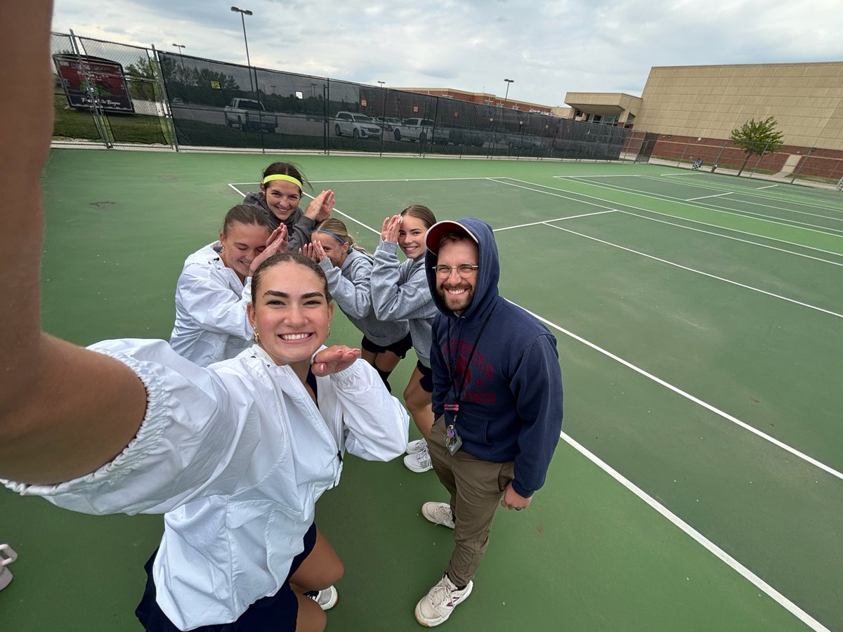 LNStennis tweet media