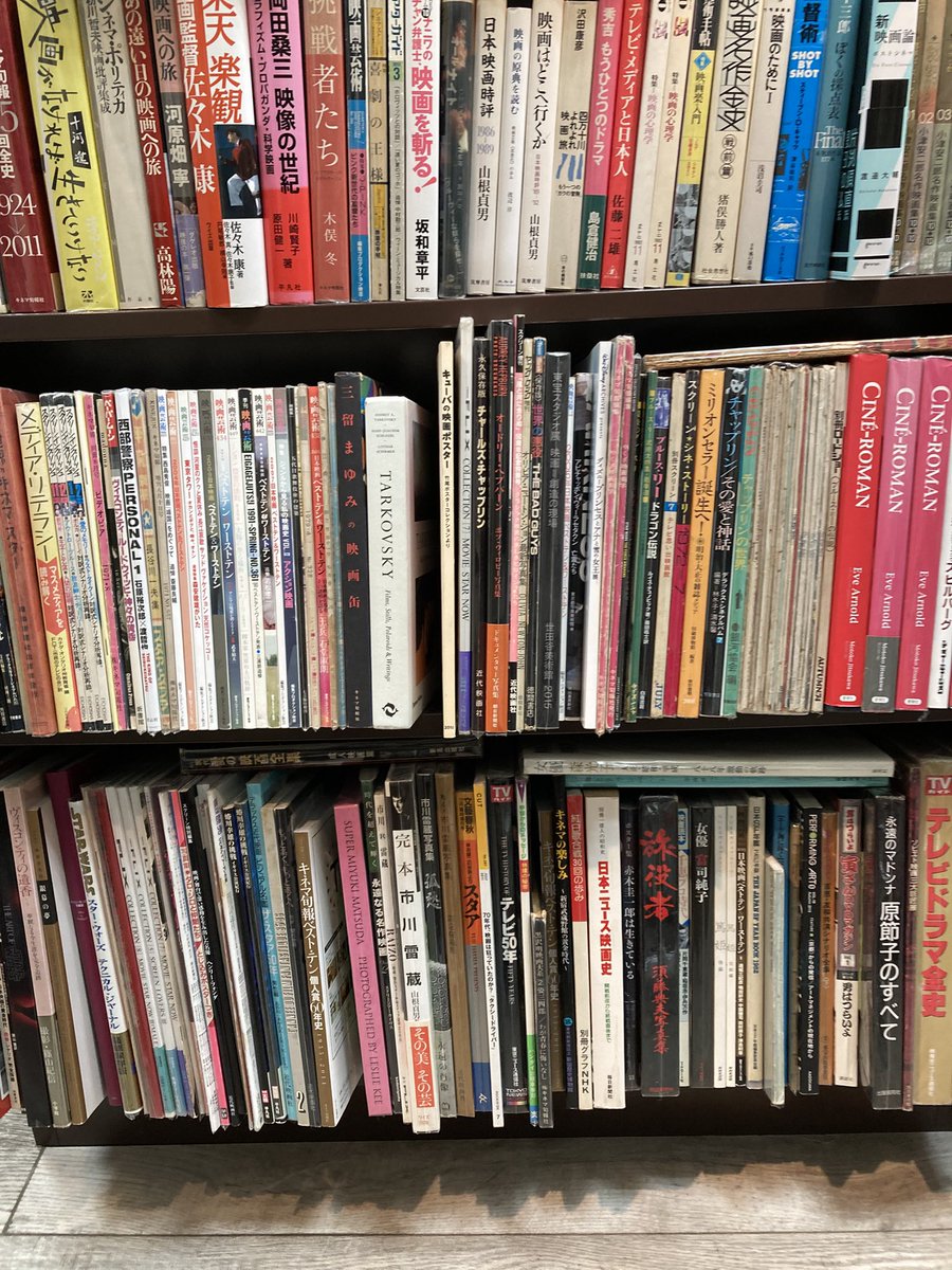 sawatokyokosho's tweet image. We’re open 📚🫧

Today’s shelves are packed with interesting finds—right down to the bottom rows!
It’s worth taking your time and browsing every level 👀

We look forward to welcoming you until 6:00 PM 😊

#Film #Reading #Tarkovsky #UsedBooks #Tokyo