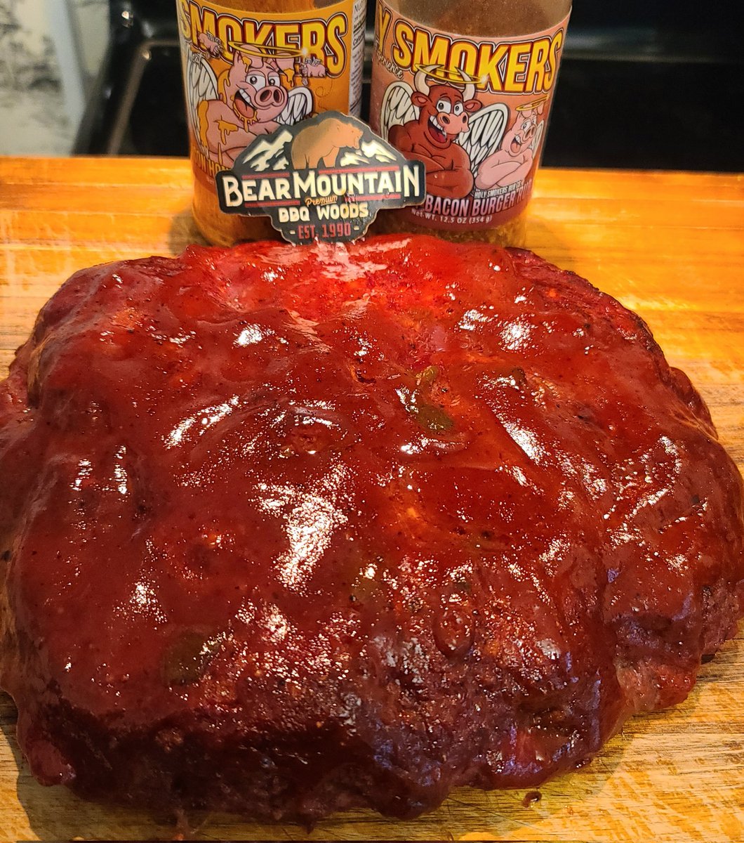 dadof2bbq's tweet photo. Smoked meatloaf! Mixed in https://t.co/eGXGKdeq0H Hickory Bacon Burger seasoning into the meatloaf then seasoned with HSRCo bacon honey Hog BBQ rub and smoked using @BearMountainBBQ Hickory pellets!!  #BBQ #meatloaf #smokedfood #smoke #fyp #viral https://t.co/dSCBXlfyig