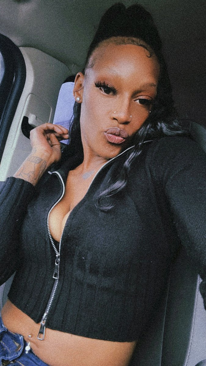 SexyySlimm tweet media