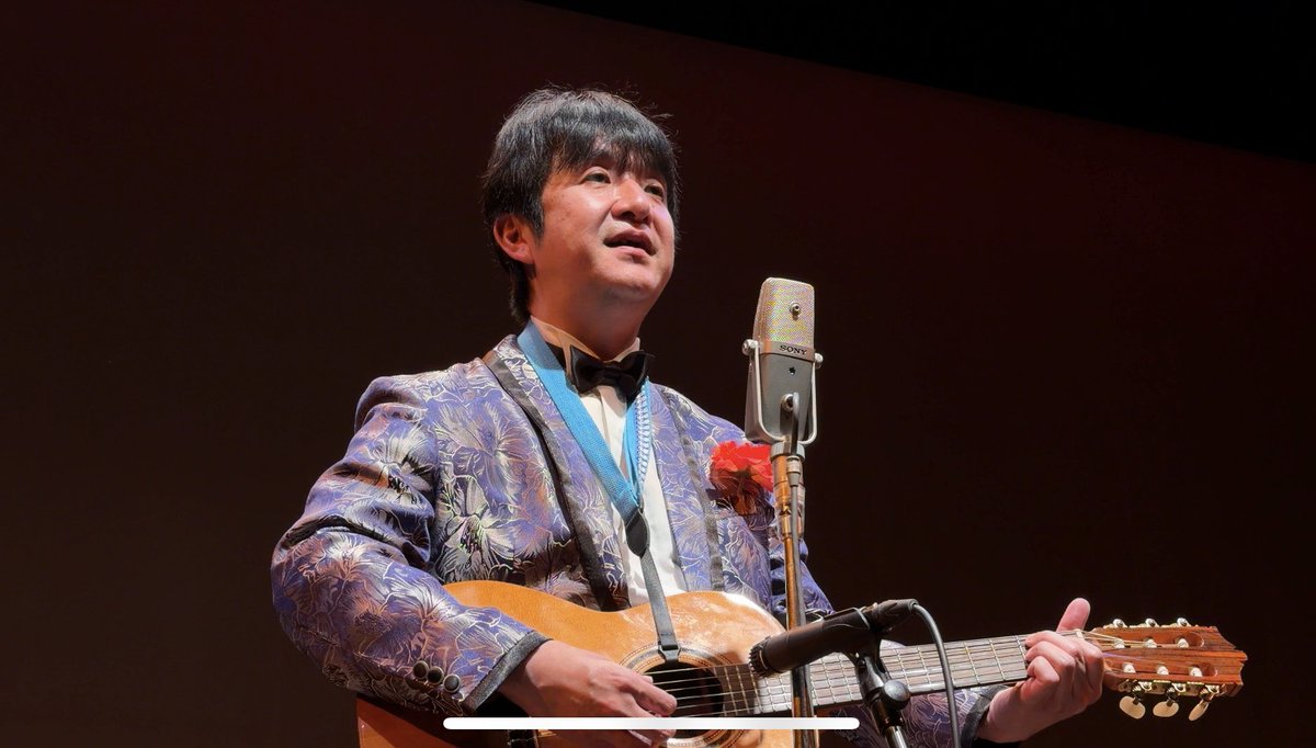 改めまして昨夜は有難うございました！皆様の沢山のポストのおかげで何と本日のニュースに！文面から独演会の熱気が甦ります。そして皆様からのプレゼントに感謝感激。これから１つ１つ大事に頂きますね。配信はまた追って告知致します。そして来年も必ずやります！
