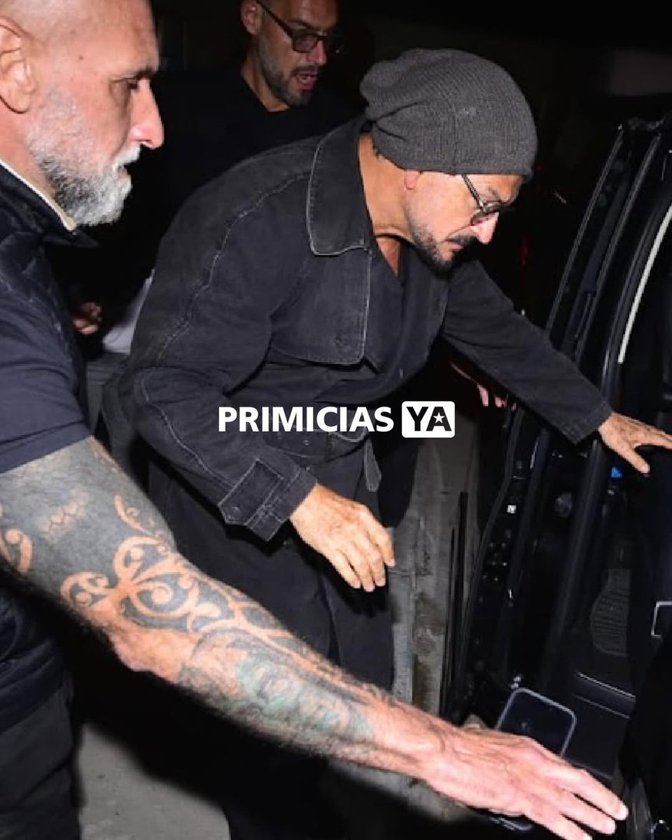 notiarjona's tweet photo. . @Ricardo_Arjona llegó a la
Argentina para sus 14 shows en Buenos Aires. 
El artista guatemalteco arribó este jueves a la noche al país e inicia su tramo más esperado tras un exitoso paso por Estados Unidos.
 Prensa : @primiciasya  RSFotos https://t.co/wPH4XYC1me