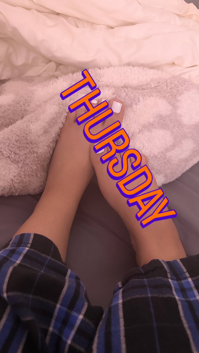 pinkpink10102's tweet image. dm 4 customs! #feet #feetpics #customs #sex