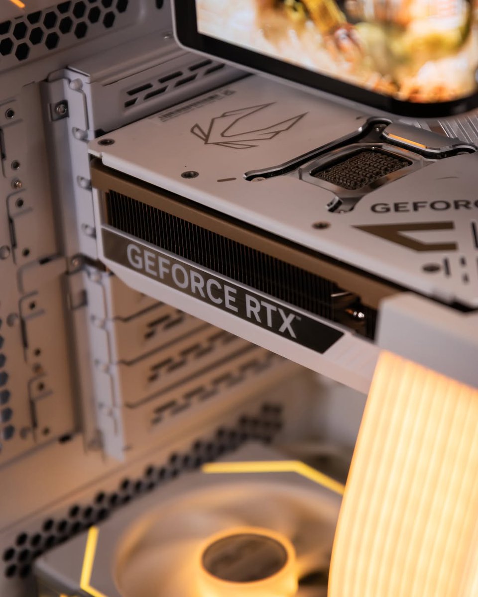 ZOTAC's tweet photo. This little white box looks like a dream-come-true to me 🤍

IG: https://t.co/E07BlV3zgt

#ZOTACGAMING #ZOTAC #NVIDIAGeForce #PcBuild #PcSetup https://t.co/jzUNNZVUqF
