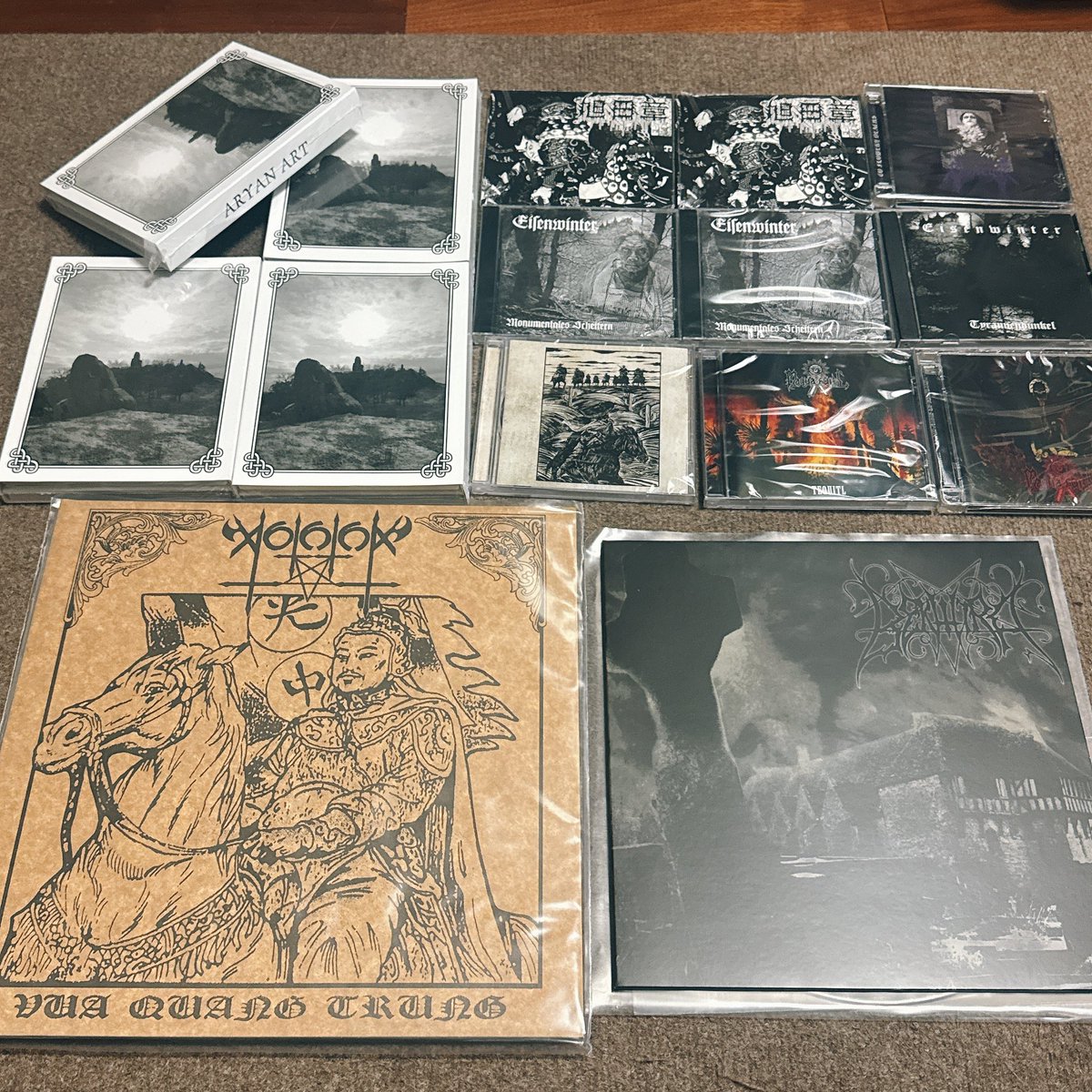 友人の分も含めてDtbから大量の荷物が届いた 