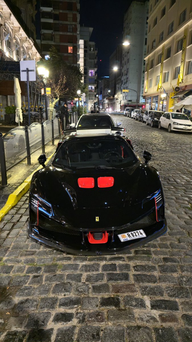 Tengo ESTO estacionado adelante mio en San Telmo (!!!)