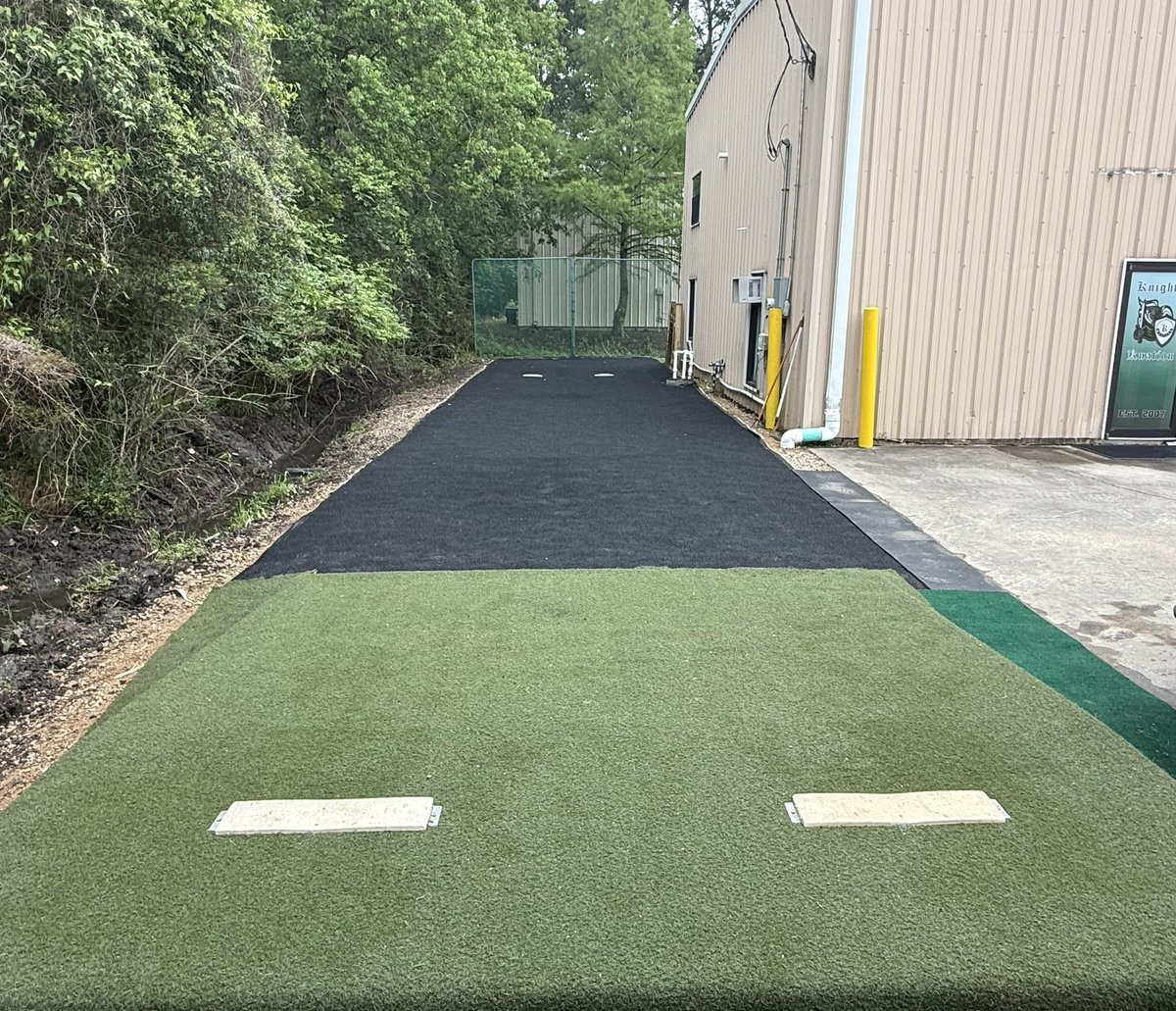 knightknation4L's tweet image. Another facility improvement with our new outdoor bullpen area at the Kastle…..just about complete… nice space for our pitchers of all ages to practice and get their work in…#4L #Pitching #Development @PrepBaseballLA @2Dsportsbsb @curve_sports 
@PPANorthshore @PPABR2024