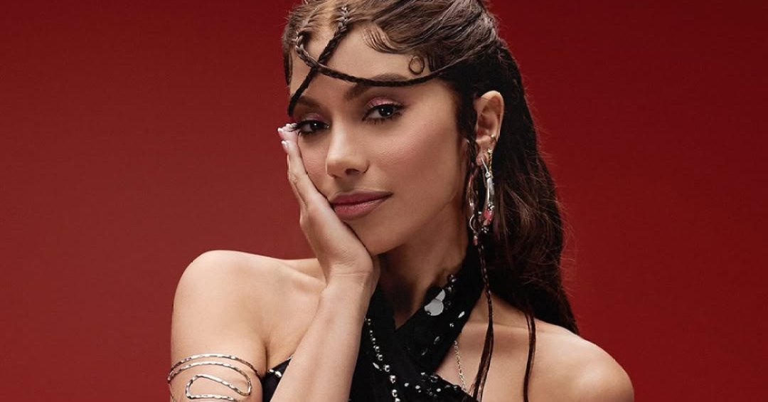 MAIO | GLOBOPLAY
09/05
Som Brasil: Anitta

Gravado em meio à natureza e sem plateia, a apresentação revela um lado mais introspectivo da cantora. O especial marca uma fase de transição na carreira de Anitta, que apresenta faixas de seu novo álbum, EquilibrIVm.