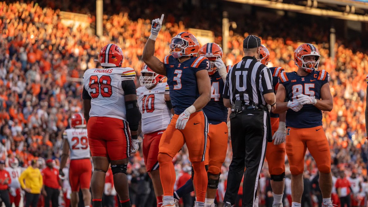 I blessed TO RECIVE A OFFER FROM ILLINOIS!!
<a href="/CoachEmbleton/">Pat Embleton</a> 
<a href="/ConleySmoot/">Conley Smoot</a> <a href="/MoeDoug37/">Maurice Douglass Sr</a> <a href="/AllenTrieu/">Allen Trieu</a> <a href="/Bryan_Ault/">Bryan Ault - Midwest Scout</a>  <a href="/ChadSimmons_/">ChadSimmons</a> <a href="/BrandonHuffman/">Brandon Huffman</a> <a href="/GregBiggins/">Greg Biggins</a> <a href="/SWiltfong_/">Steve Wiltfong</a> <a href="/JaredLuginbill/">Jared Luginbill</a>