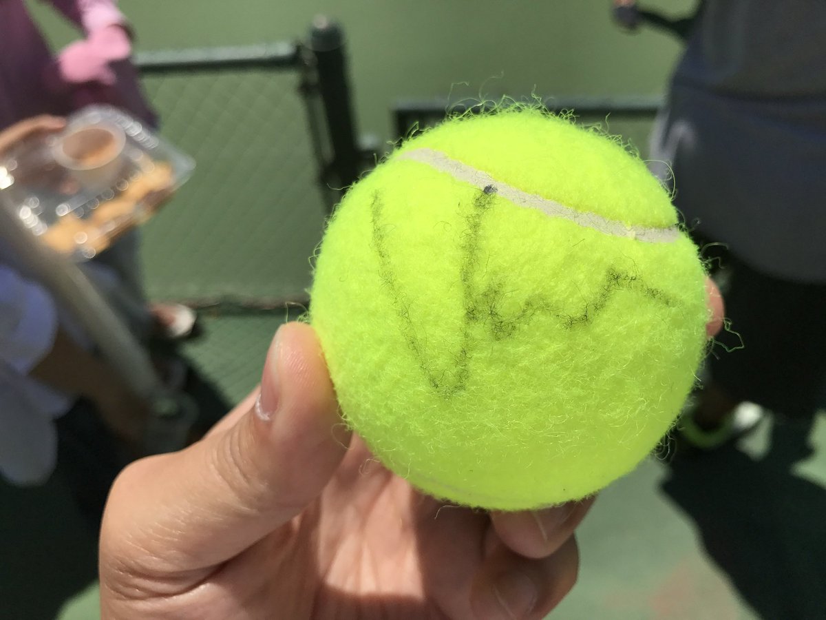 錦織圭さんからいただいたサインボール🎾 錦織選手、お疲れ様でした! 錦織圭さんからいただいたサインボール🎾 錦織選手、お疲れ様でした!