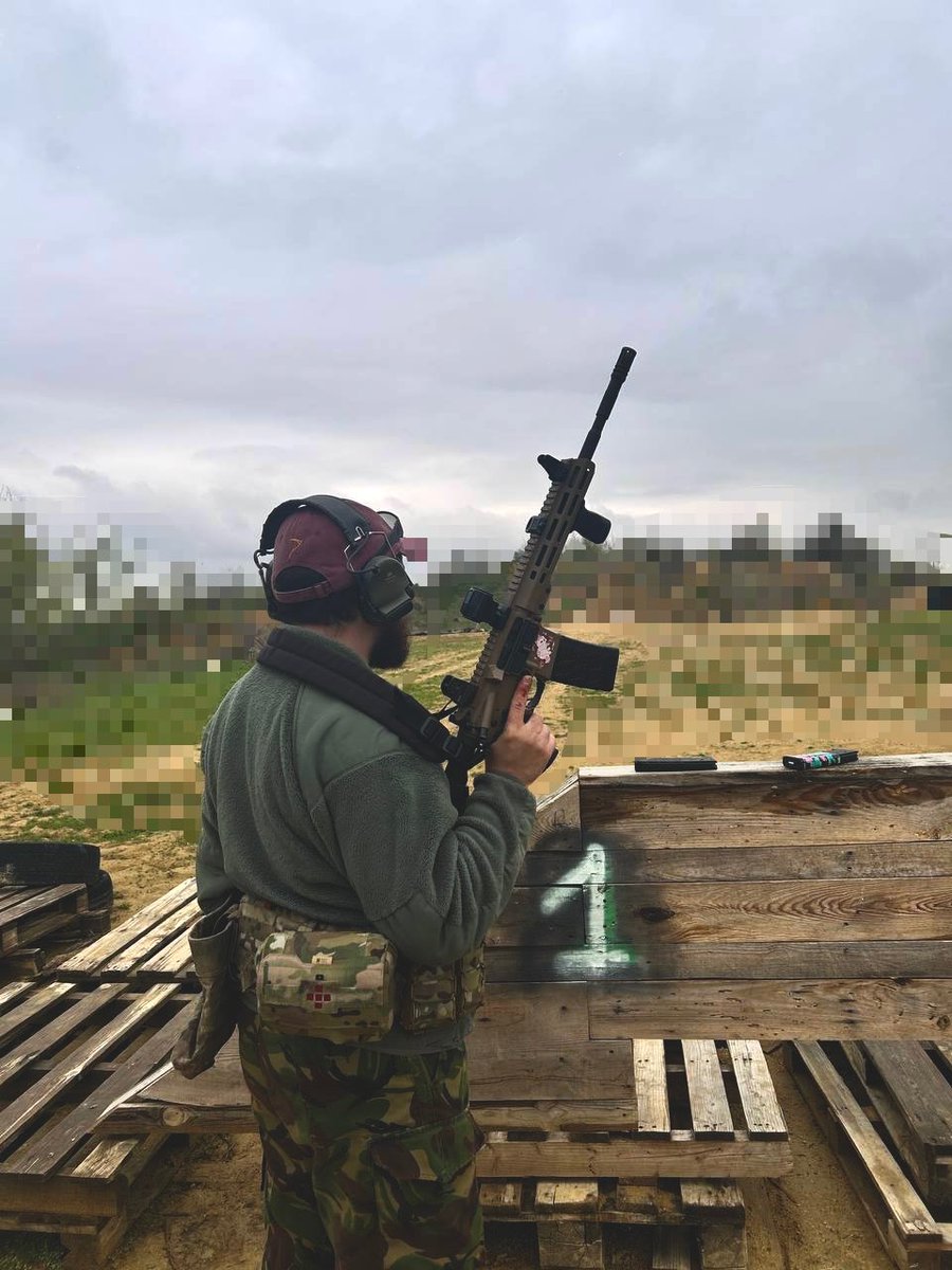 moofocka tweet media