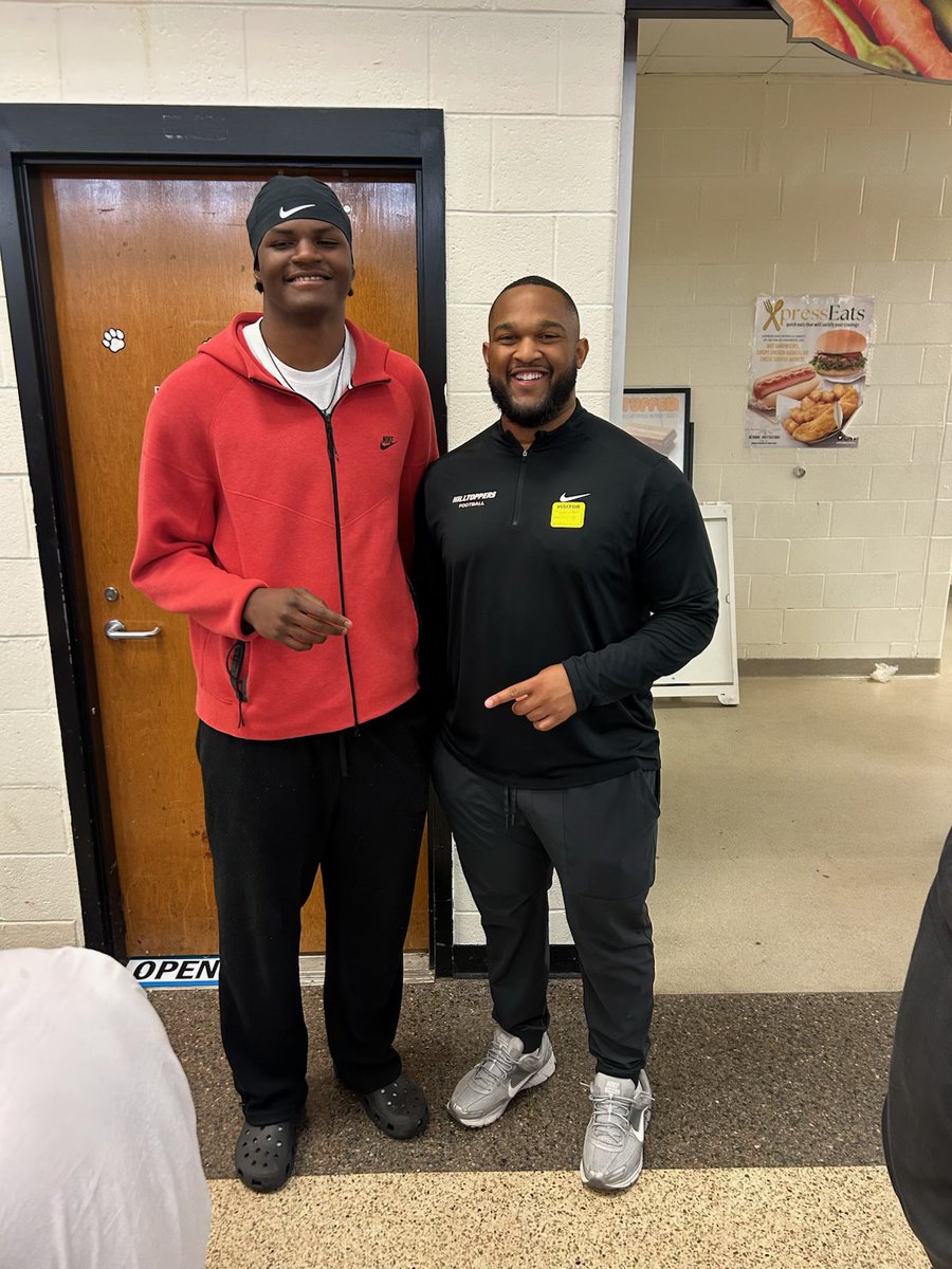 TCBulldogsFB_'s tweet photo. Appreciate Coach Leblanc @dltough_8 From Western Kentucky for stopping by today @CoachWoolridge5 #PNP‼️ https://t.co/TlVkwlSh8E