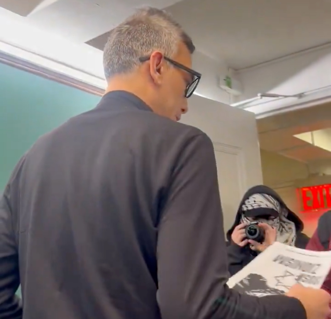 StimsonBlake's tweet photo. New Chronicle of Higher Ed piece out: “Should Protests Be Allowed in the Classroom?” (spoiler: yes)  

https://t.co/JXl2i9v0SG https://t.co/PqWx8tSwmm