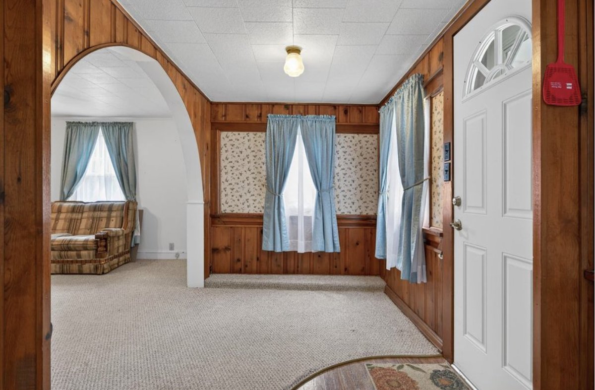 oldhouseunder50's tweet image. $120K. This #Virginia #tinyhouse is ideally situated on 1 country acre with views.  countrylifedreams.com/c-1945-virgini…