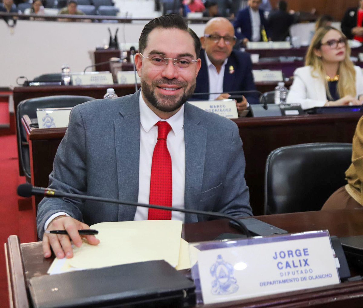 HCHTelevDigital's tweet photo. ¡Positivo! Jorge Cálix propone que los maestros jubilados sean incorporados al IHSS https://t.co/Hia5Xr6fMk https://t.co/QAbiKT4jeL