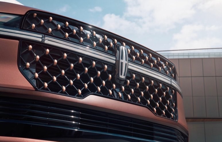 FiestaLincolnAZ's tweet image. Hand painted roses, a red clay court inspired interior, a specially made #Navigator that is 1 of 1. #Lincoln #AZ