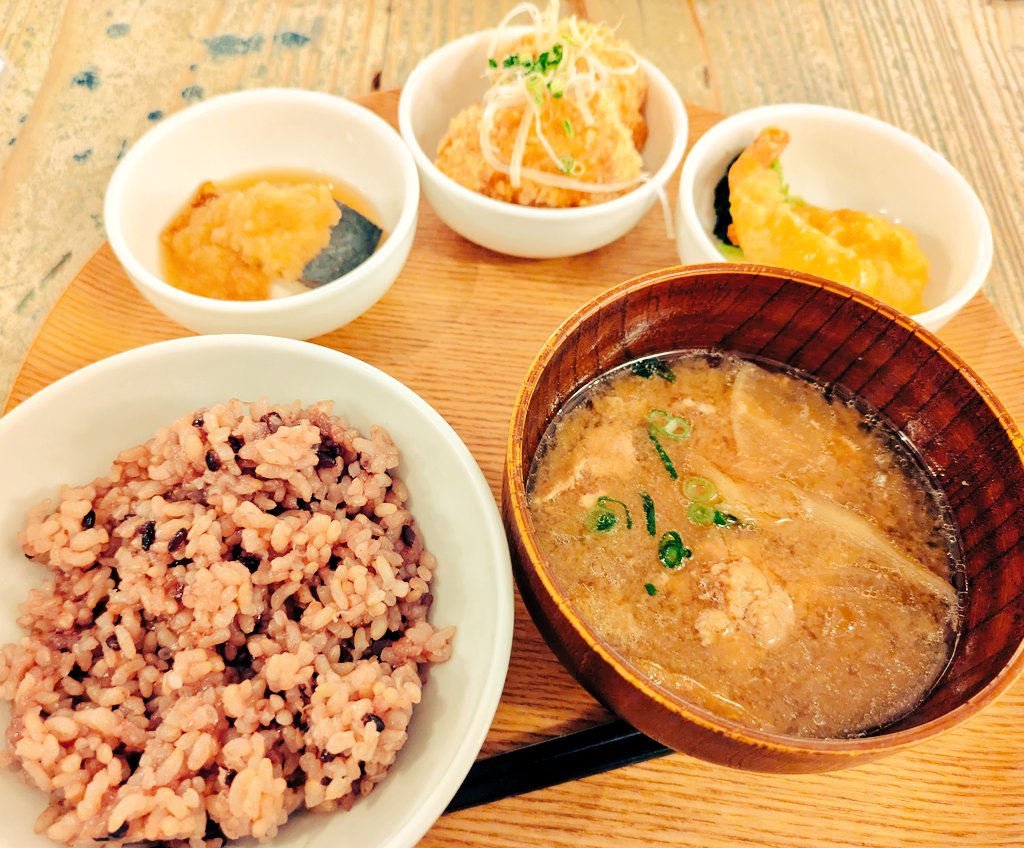 和！、、、和？？
定食🥳