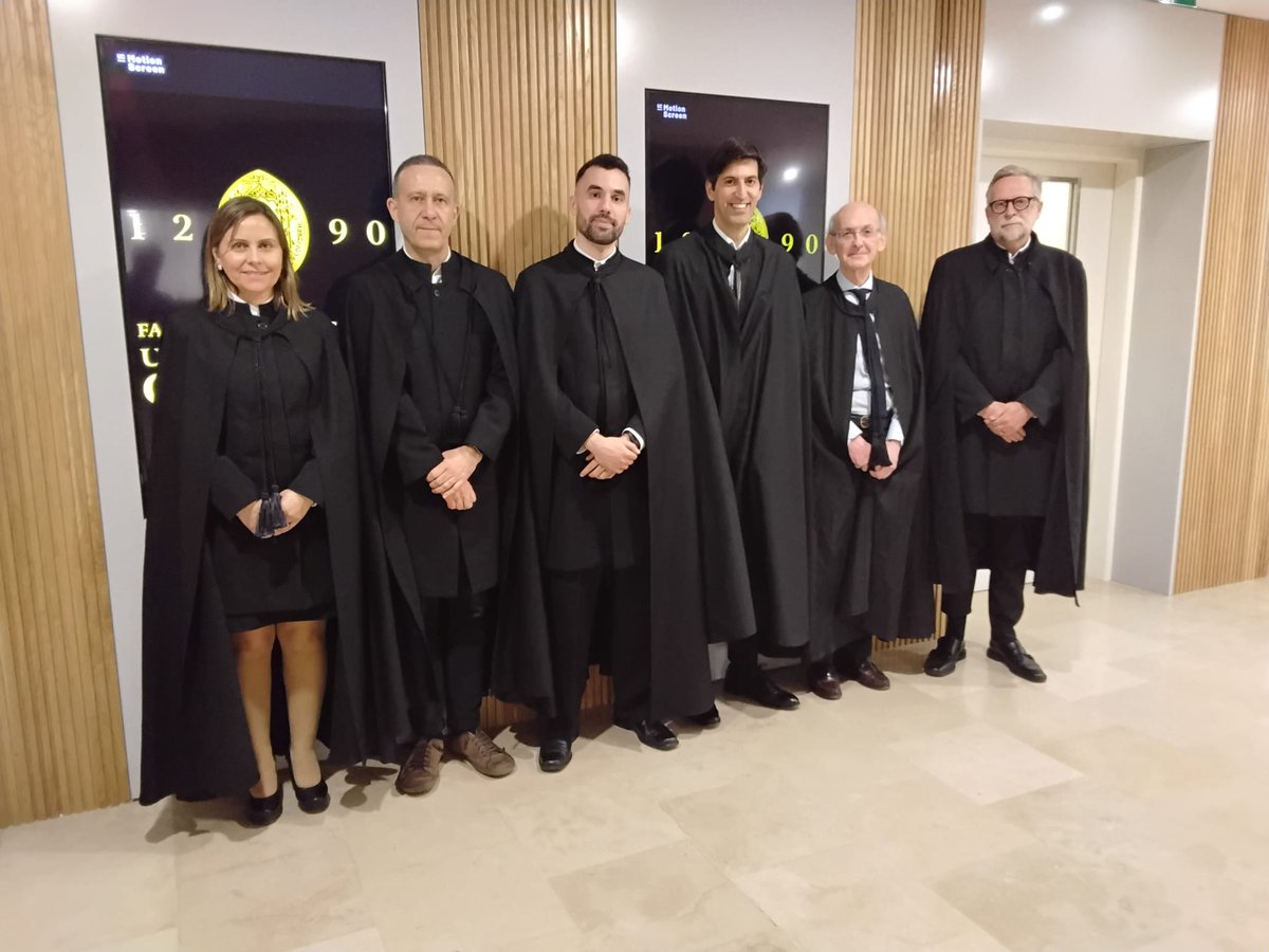 befmuc's tweet photo. Muitos Parabéns ao Doutor 𝗖𝗮𝗿𝗹𝗼𝘀 𝗔𝗹𝗯𝗲𝗿𝘁𝗼 𝗚𝗮𝘀𝗽𝗮𝗿 𝗱𝗲 𝗝𝗲𝘀𝘂𝘀, que defendeu hoje a sua Prova de Doutoramento, do Programa de Doutoramento em Ciências da Saúde, Ciências Biomédicas!

📸 Graça Lucas

#befmuc #FMUC  #ucoimbra #provasacademicas #geaFMUC https://t.co/5qkDgvdRg6