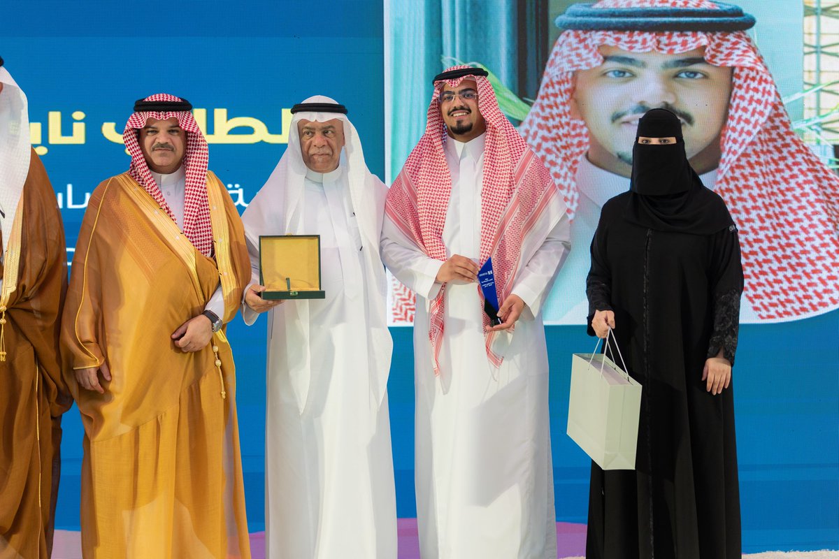 nxull5's tweet photo. انتهت قصة اكبر حدث تقني بتاريخ الجامعة
كلمات الشكر ماتوفي فريق العمل حقها، انتم صناع النجاح. 

حلم اجيال تحقق☝🏼

انهيت رحلتي الجامعية بجائزة الخريج المؤثر والله يجعلنا دائماً من صناع الاثر❤️

ودائما تذكر ان تخلق الفرصة، لا تنتظرها https://t.co/g1b2eBflyp