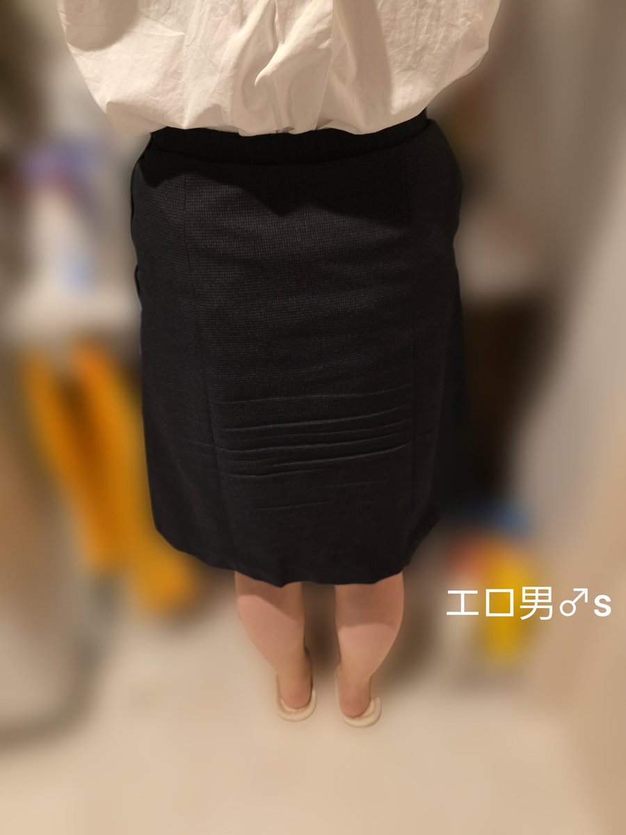 スカートの中がつい気になってしまいます😆エッチな下着😍いいね&amp;リポストお願いします😄 https://t.co/EeIsN2UX2i