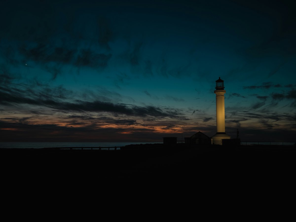 jmadmart's tweet image. you have always 
been there 
for me 

shining 
in the dark 

a reliable 
friend 

I can 
turn too

who see's me

as I am 

#april #poem #poetry #writerscommunity #art 
📸Kellen Riggin