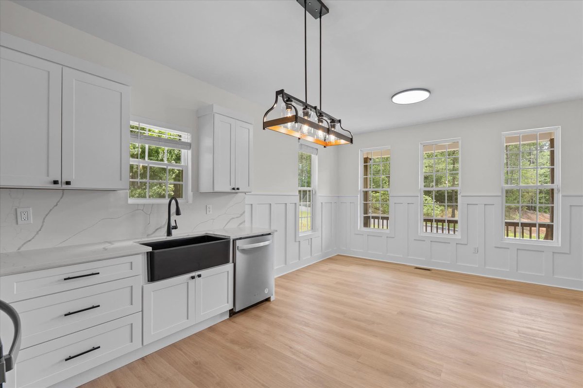 TrittRealty's tweet photo. ✨Just Listed in Lindale!✨

Welcome to 253 Mulberry Lane SE... where charm, comfort come together on 1.2 beautiful acres with no HOA.

✔3 Bedrooms and 2.5 Bathrooms
✔Rocking chair front porch
✔ Fenced-in backyard
✔Unfinished Basement

https://t.co/xH5XfK9LlE https://t.co/3J5oA4ef3s