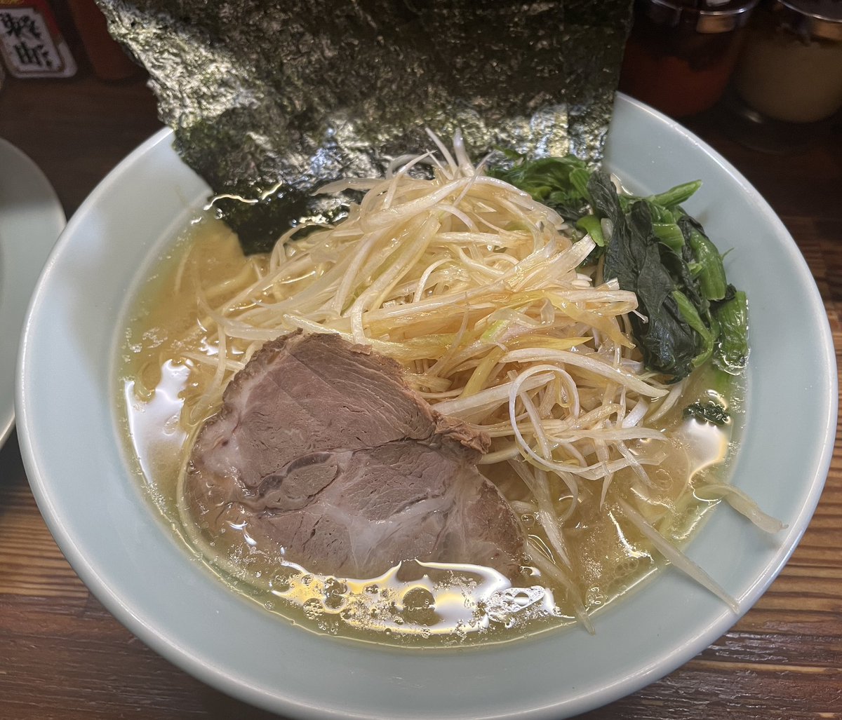 みん tweet media