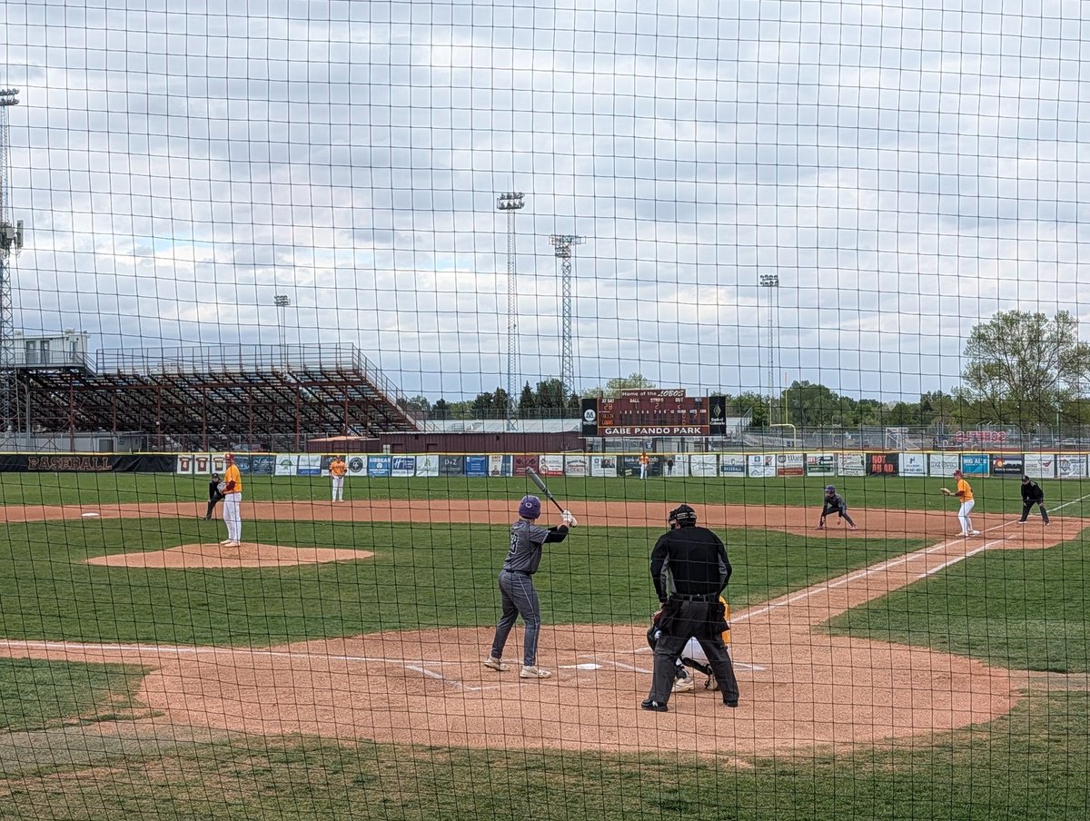 rocky_baseball's tweet photo. It's a beautiful day for baseball!
vs Ft. Collins
#gobos #family https://t.co/1jxWGkeFiQ