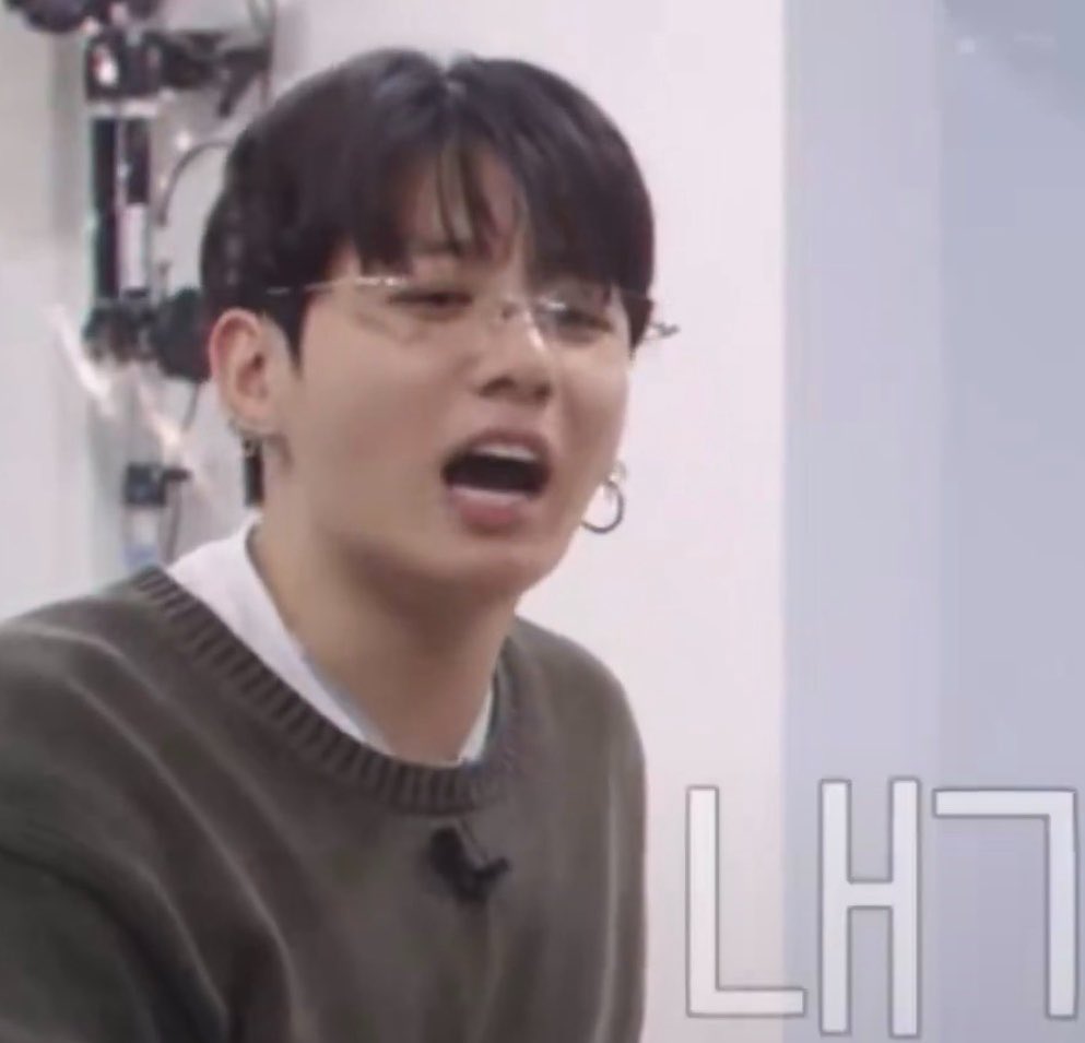 꾸무 •̀ ༝ •᷄ tweet media
