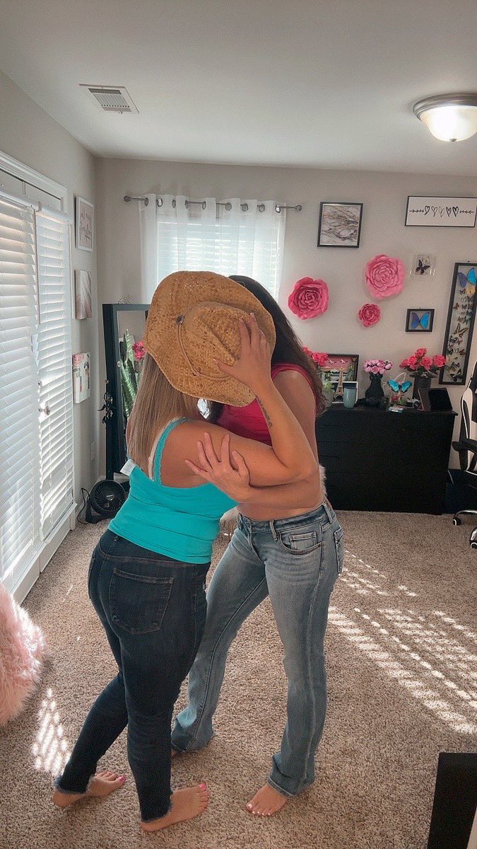 Domme Mommy ⛓️ tweet media