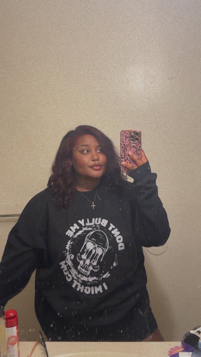 mikey’s black wife 🎸⋆⭒˚.⋆ tweet media