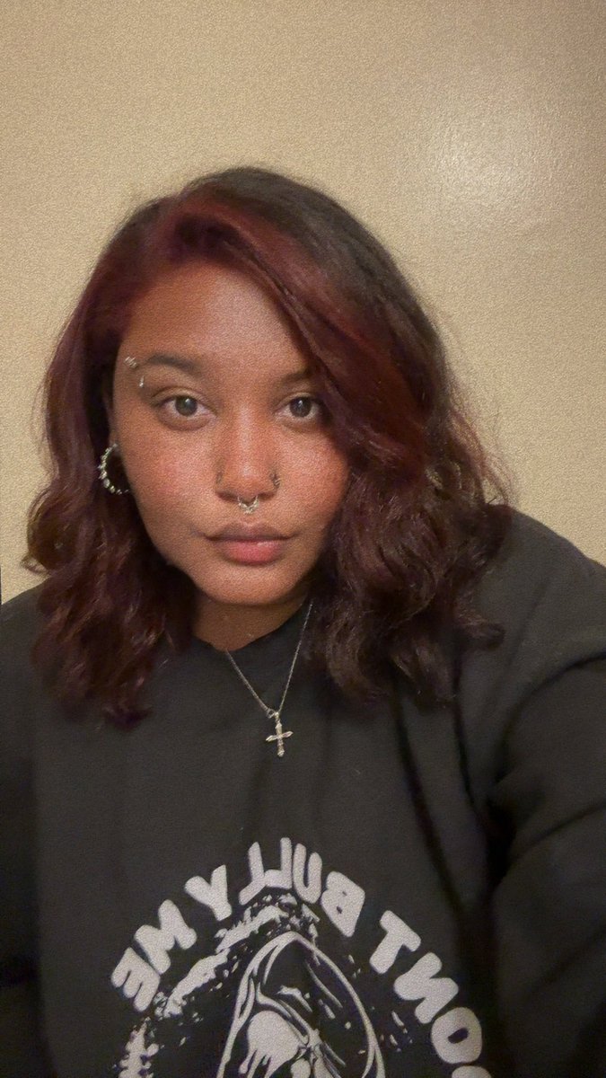 mikey’s black wife 🎸⋆⭒˚.⋆ tweet media