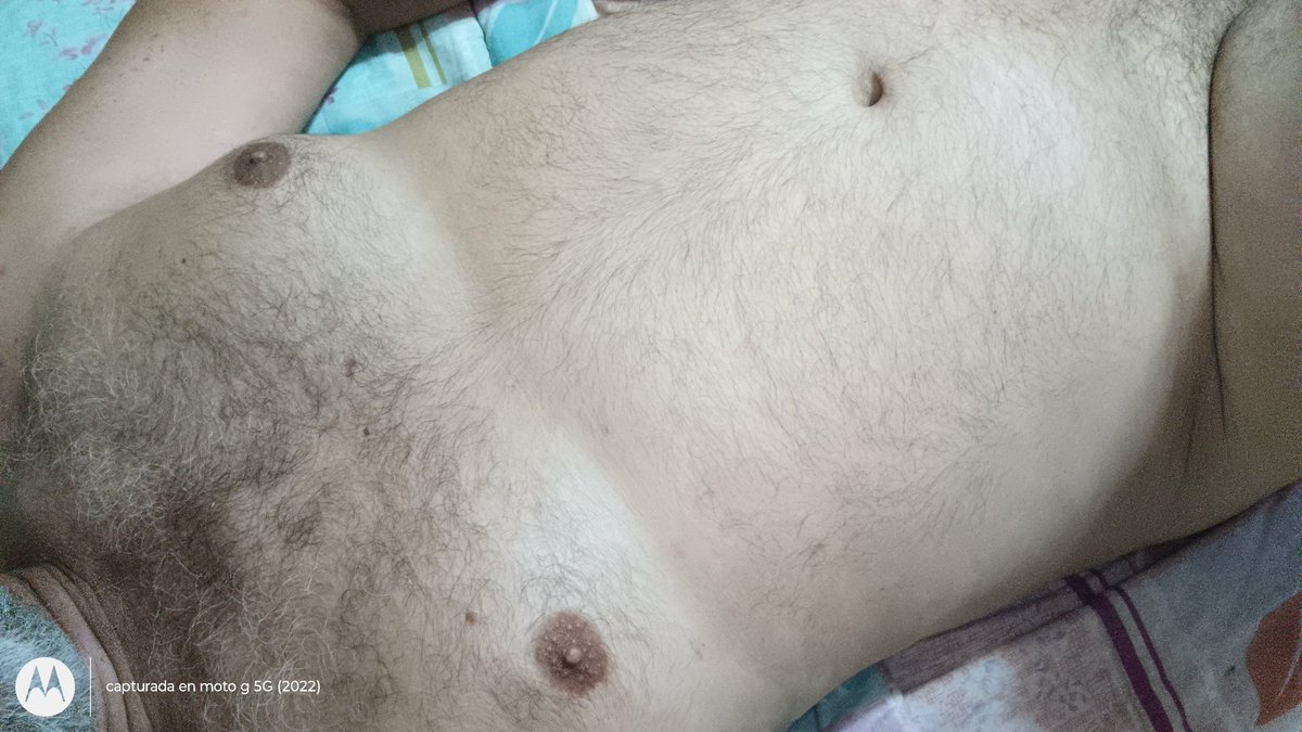 PALENCIAHERAS1's tweet photo. Quien me eche la leche en el pecho https://t.co/fjONsbFJj3