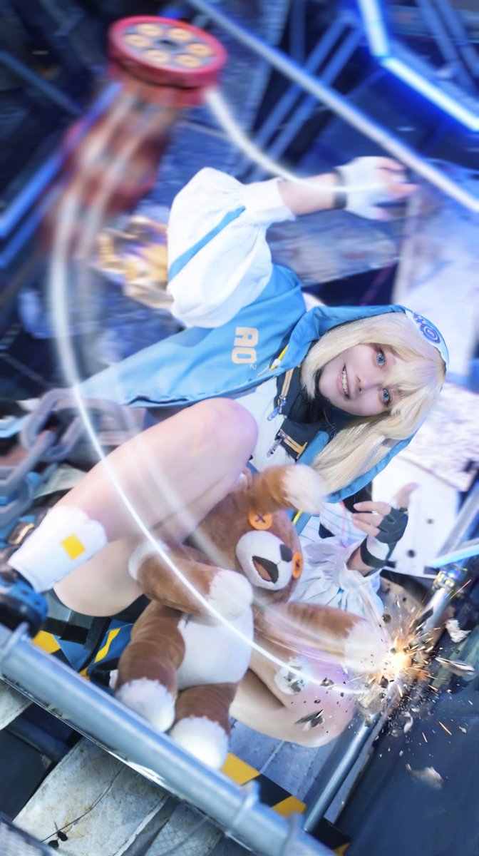 dolphinphinn's tweet photo. 【ゲームタイトル】
GUILTY GEAR -STRIVE-
【キャラクター名】
ブリジット

​圧倒的な可愛さの中に、芯の強さが共存するよう表情とポージングを意識しています。
GGSTのスピード感とダイナミックな動きを静止画に切り出すため、ウィッグのセットから角度の調整にいたるまでゲーム内の動きをそのまま再現することにこだわりました。
一人のプレイヤーとして、画面越しに感じたブリジットの魅力を今の私ができる全力で再現しました。
#EVOJ26CosCon
#EVOJ26格ゲーコス