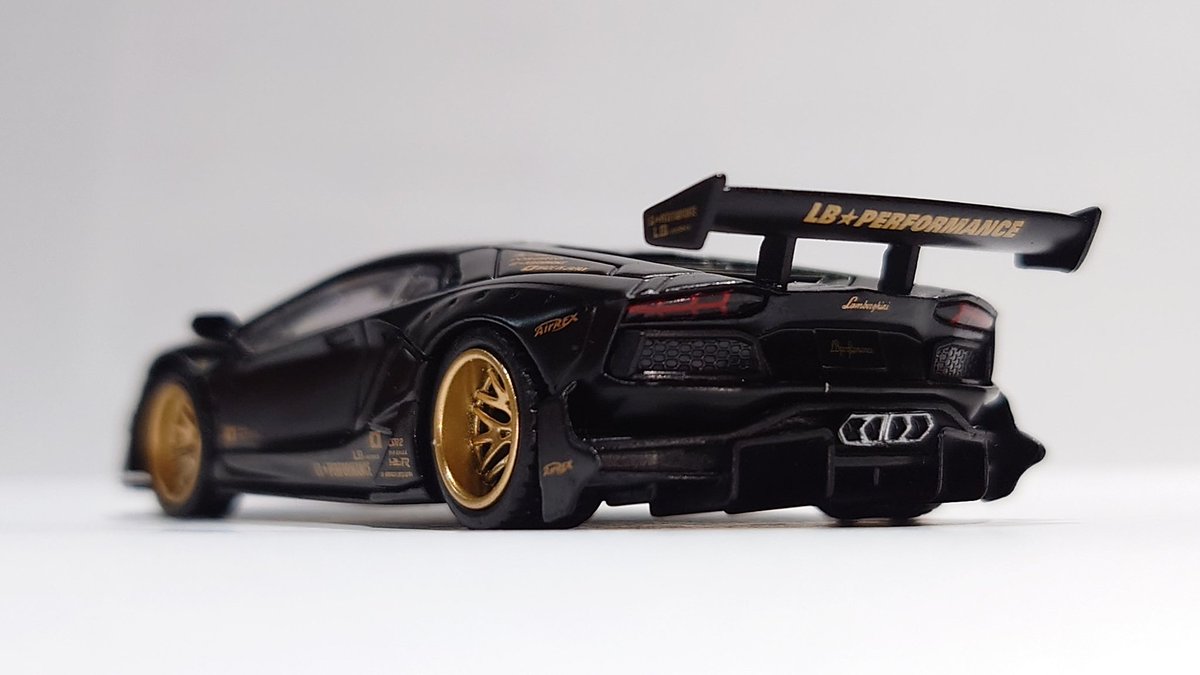 ryoH_RYOGA's tweet image. #MINIGT
マットブラックのLBWK アヴェンタドール！カッコイイです！