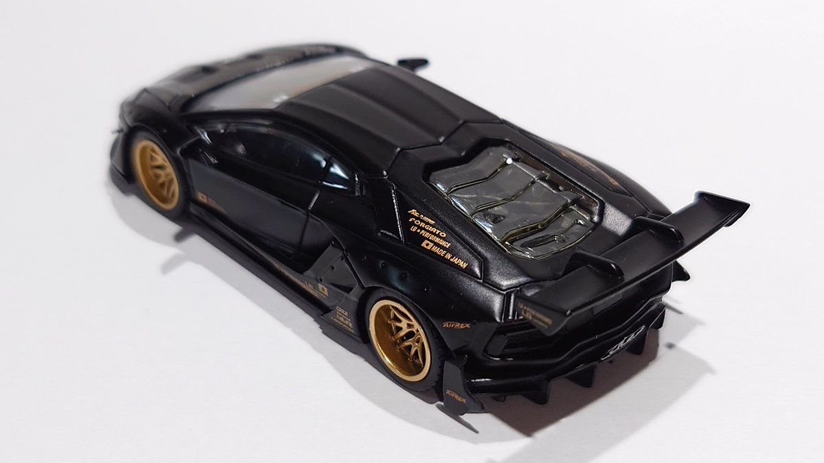 ryoH_RYOGA's tweet image. #MINIGT
マットブラックのLBWK アヴェンタドール！カッコイイです！