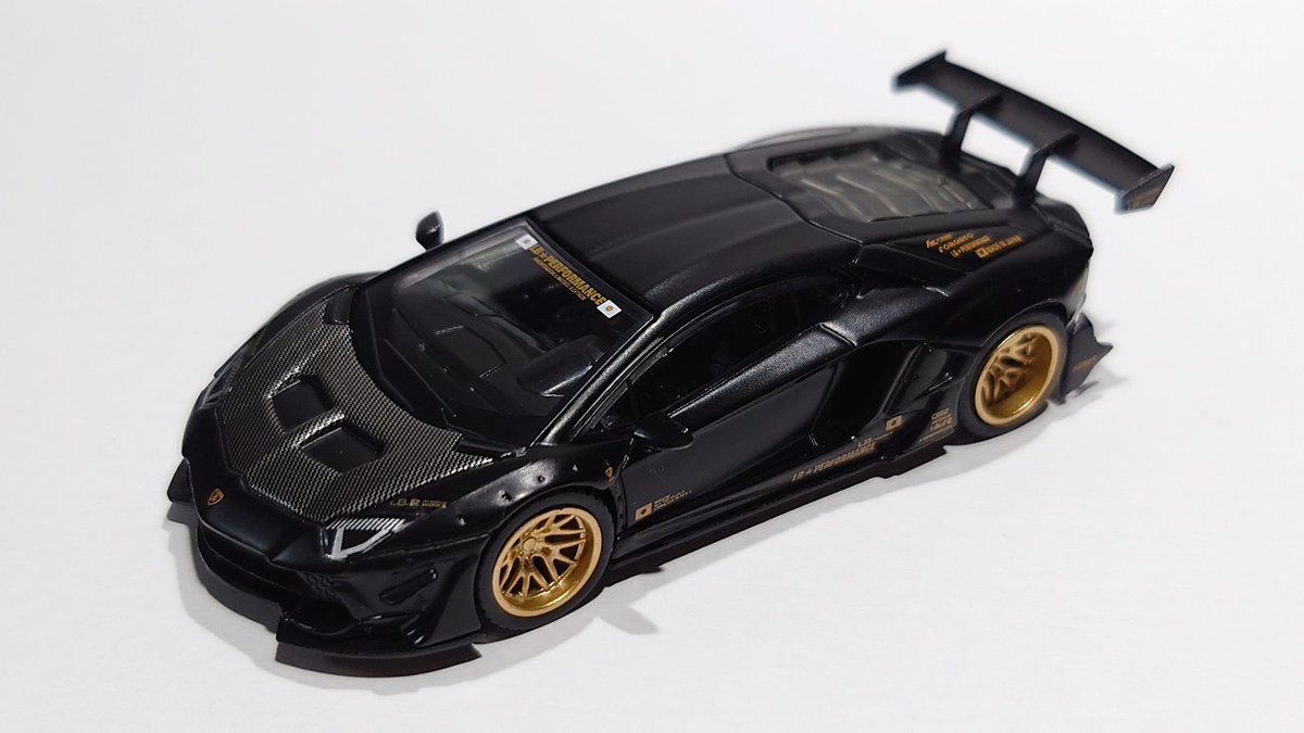 ryoH_RYOGA's tweet image. #MINIGT
マットブラックのLBWK アヴェンタドール！カッコイイです！