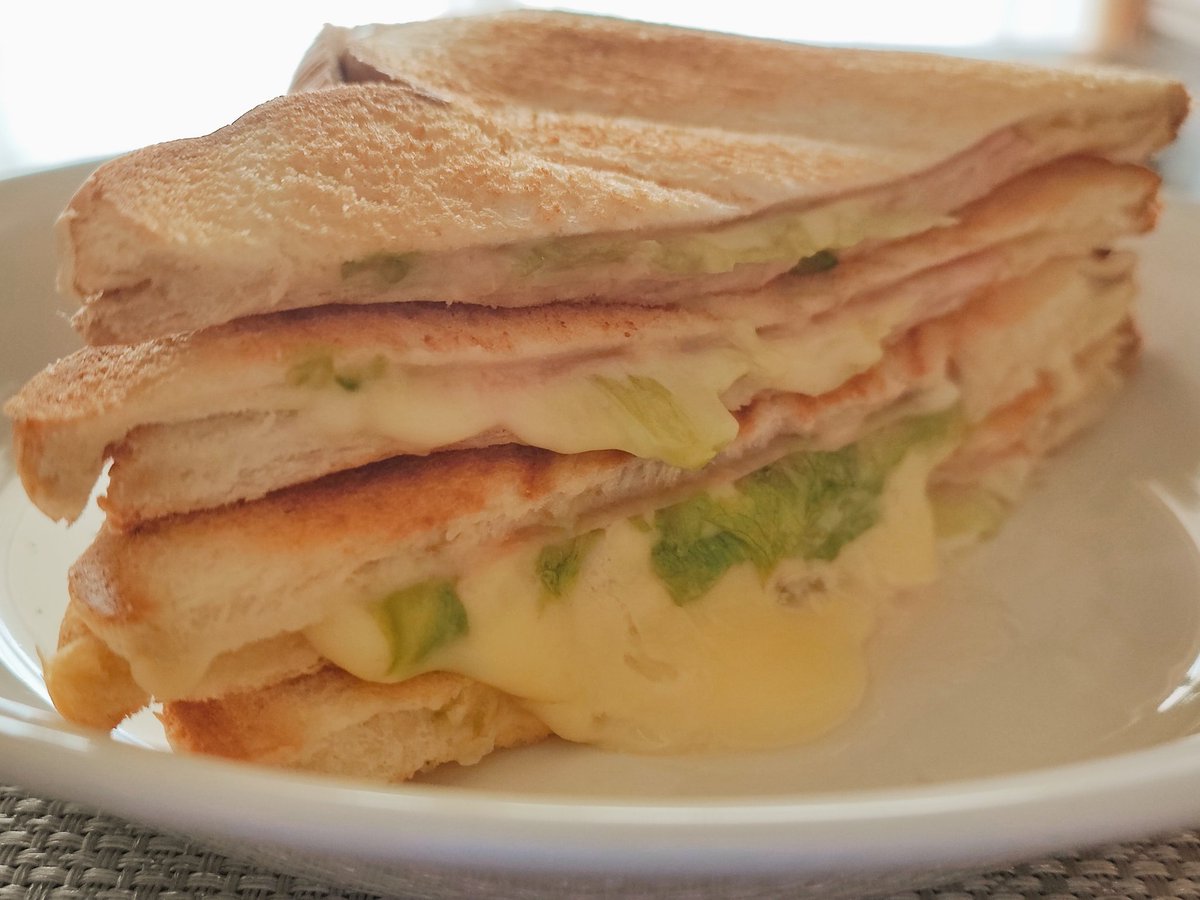 Spidey_Spidey's tweet photo. あさごはん
#ホットサンド #ホットサンドイッチ #ホットサンドメーカー #ホットサンド倶楽部 #cheese #ham #toast ⁡#bread #egg #sausage #朝食 #おうちごはん #おうちごはん部 #breakfast #breakfasttime #breakfastathome https://t.co/msfwumfV3s