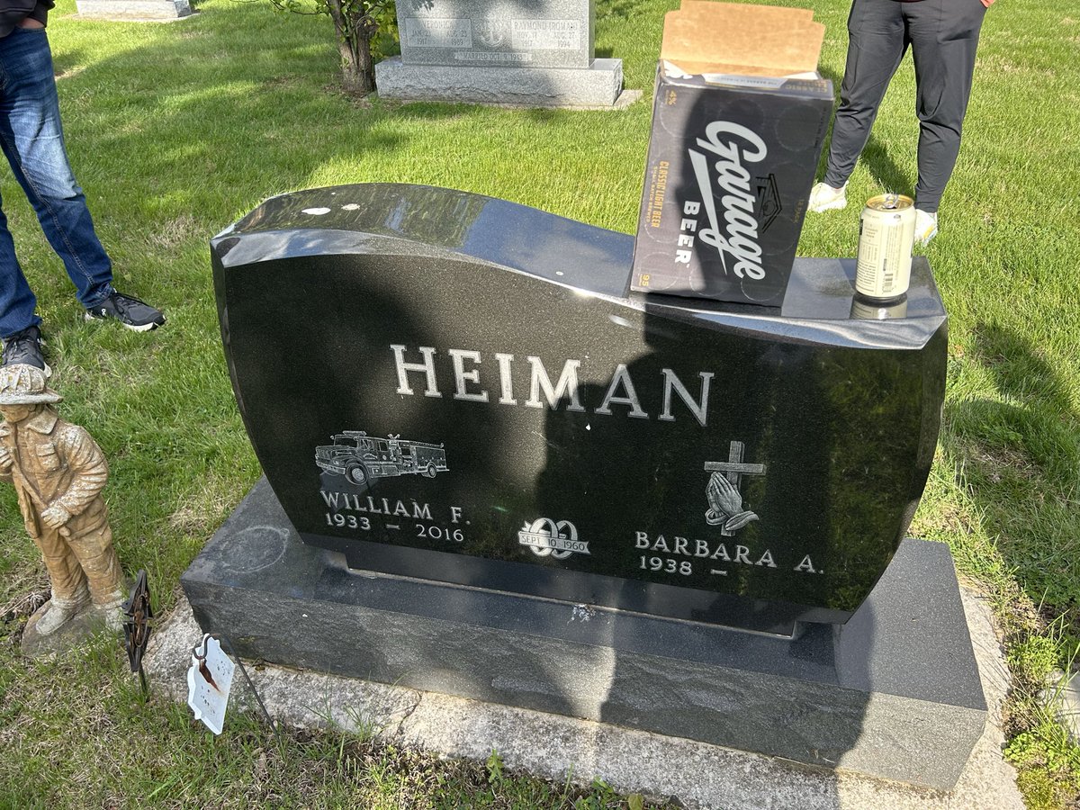 MarkH1442's tweet photo. 10 years ago was dad’s last year on Earth! We shared a beer tonight. https://t.co/XE1FgOOyQn