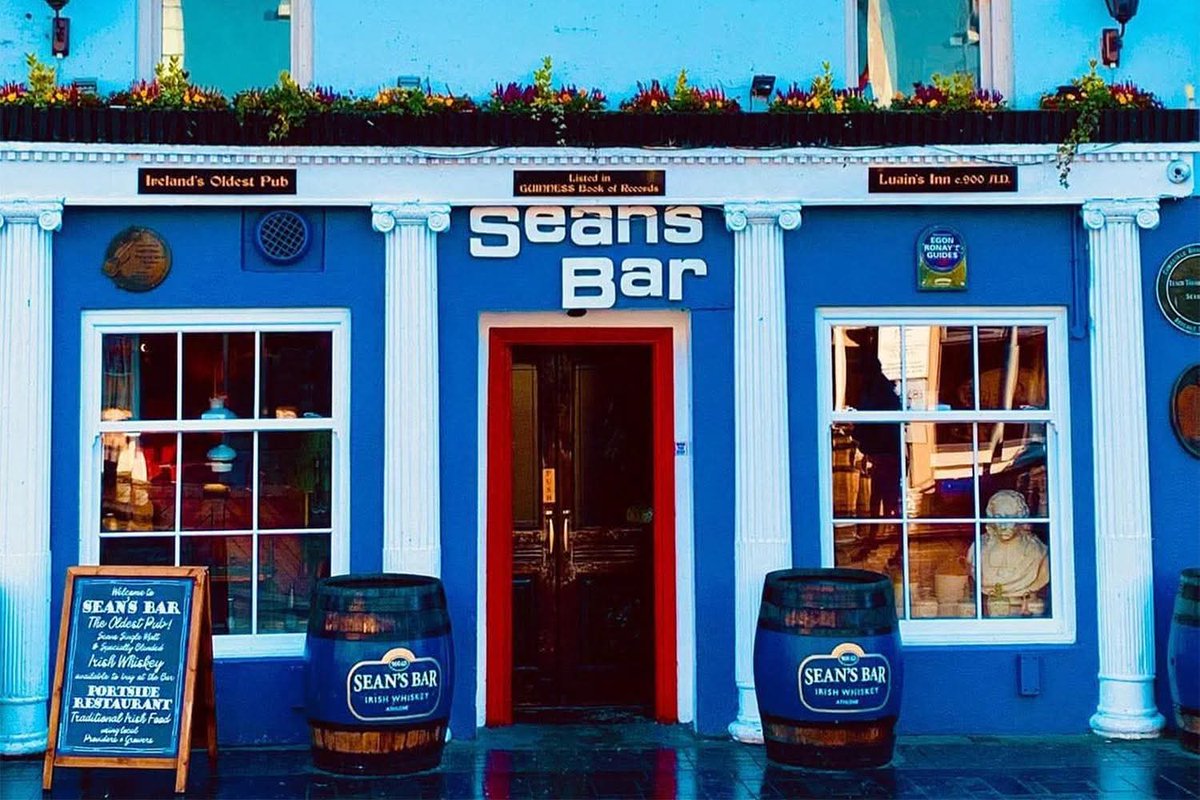 ThisIsIreland3's tweet image. Irish Fact of the Day… Sean’s Bar in Athlone is the oldest licensed pub in the world, dating back to 900 AD 🍺

#Seansbar #Ireland #Pub #Athlone #Irishpub #History