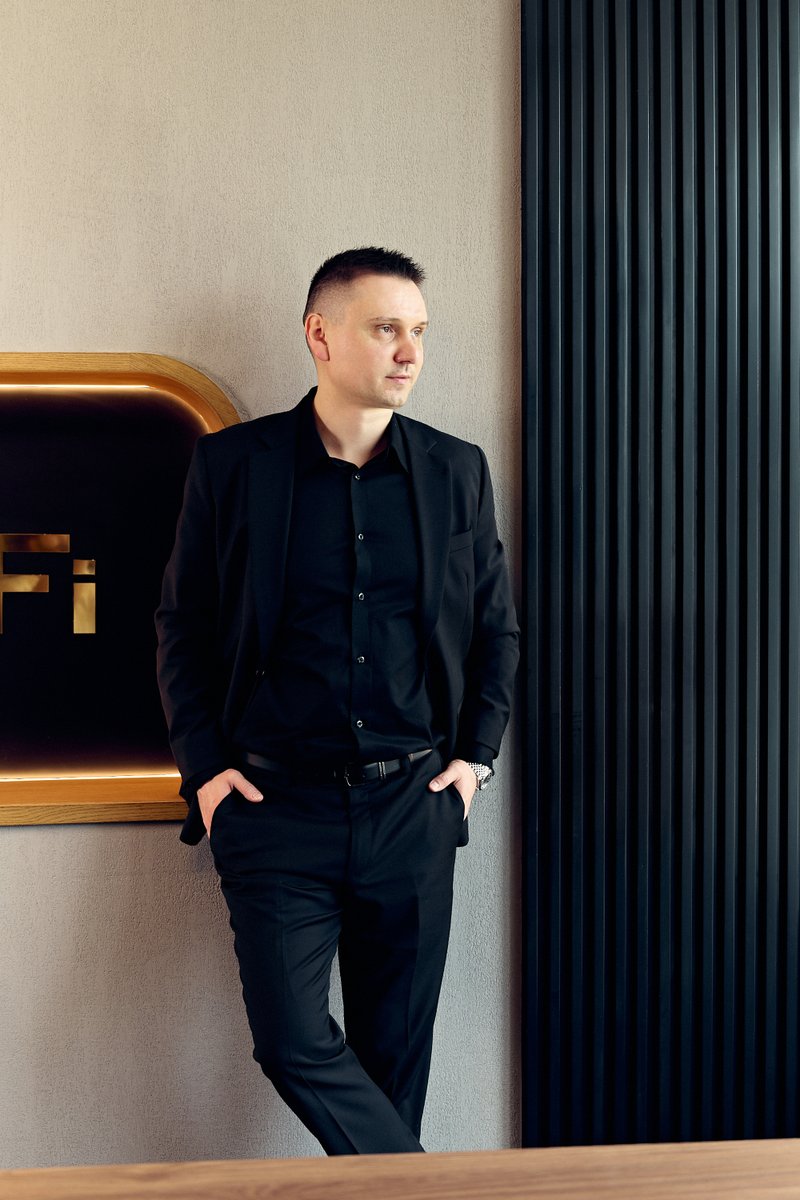 Maksym Sakharov tweet media