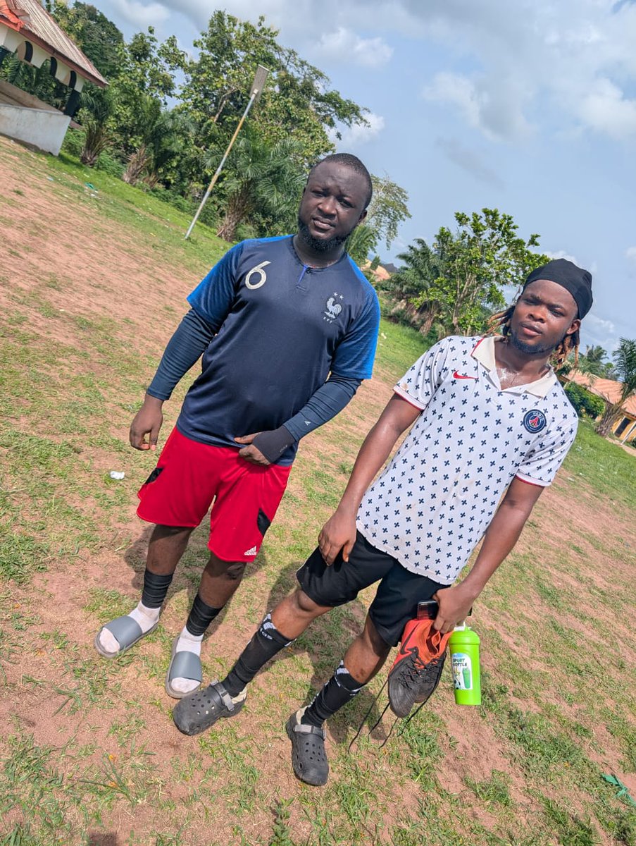LloydStonez's tweet photo. If u love Football ⚽ say Hi https://t.co/dKRiYbyaMG