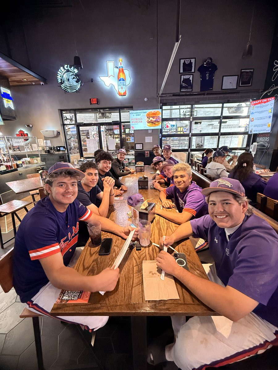 Val_Rmz80's tweet image. The tubs coming in hot with the first hit and the first scoring run of the bi-district playoff game! Come out and support tomorrow, let’s get loud! 💜🙌🏼 #ehs #classof2026 @sisd @EHS_FalconBSBL @Desigo13 @AGomez_EHS @Fchavezeptimes @KFOX14