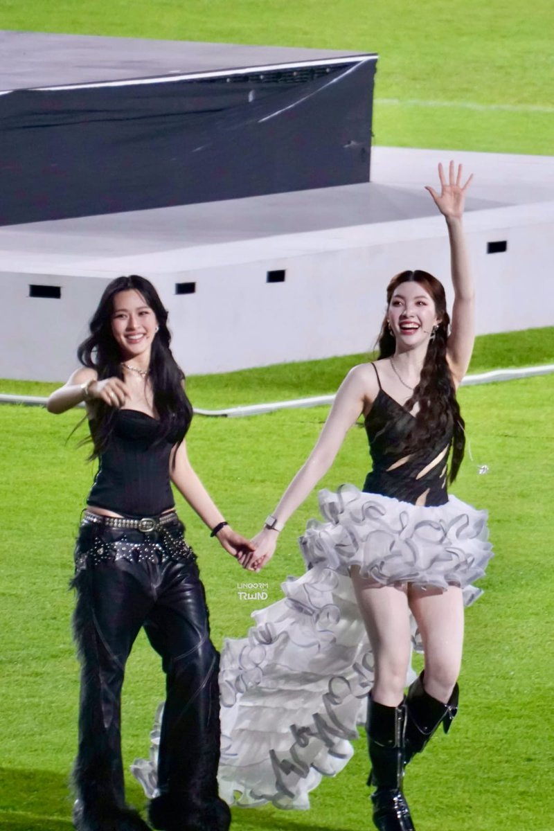 NongCali27's tweet image. Proud  of Lingling Kwong and Orm Kornnaphat 💜 💫

#Linglingkwong #Ormkornnaphat 
#LingOrm #หลิงออม