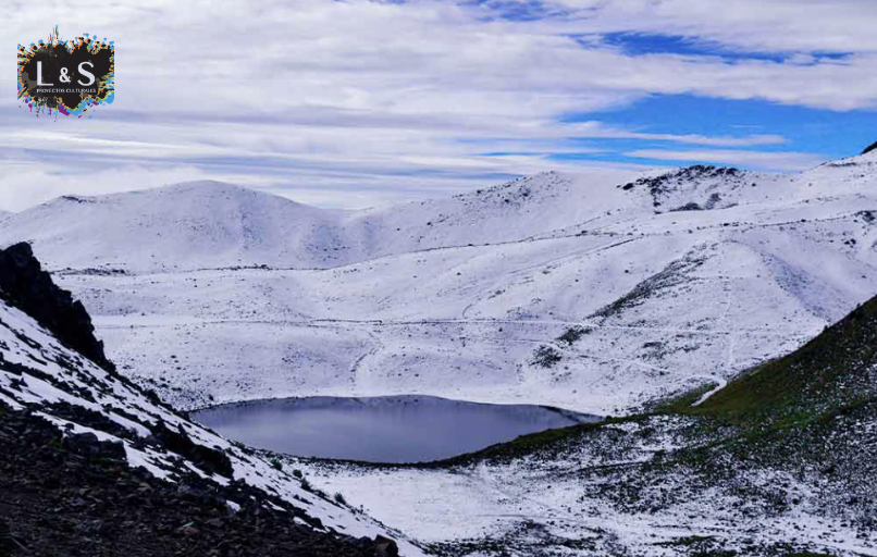 lys_proyectos's tweet image. En México 🇲🇽 el Nevado de Toluca 🏔️
tiene lagunas dentro del cráter… algo muy raro en volcanes #México #Naturaleza #SabíasQue #CulturaMexicana