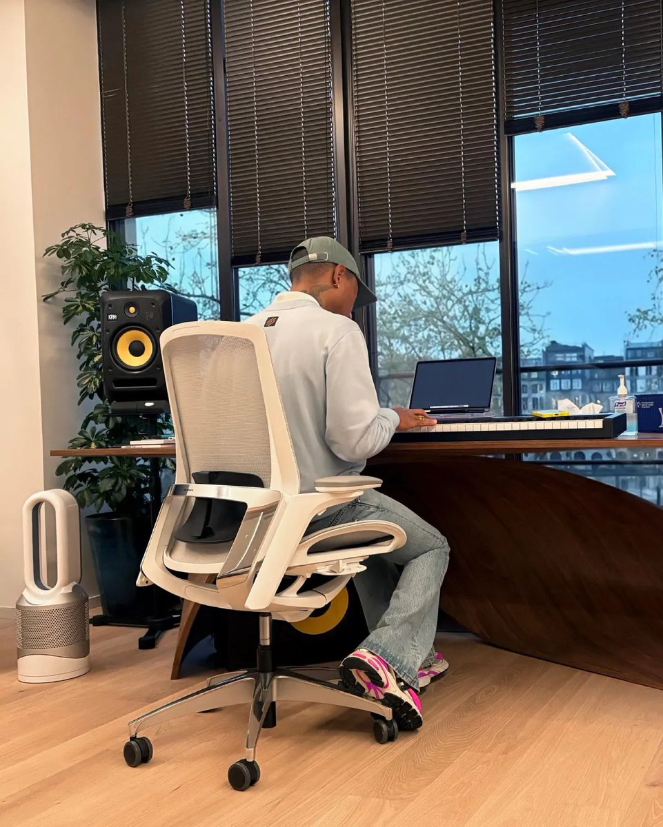 SiteSupply tweet media