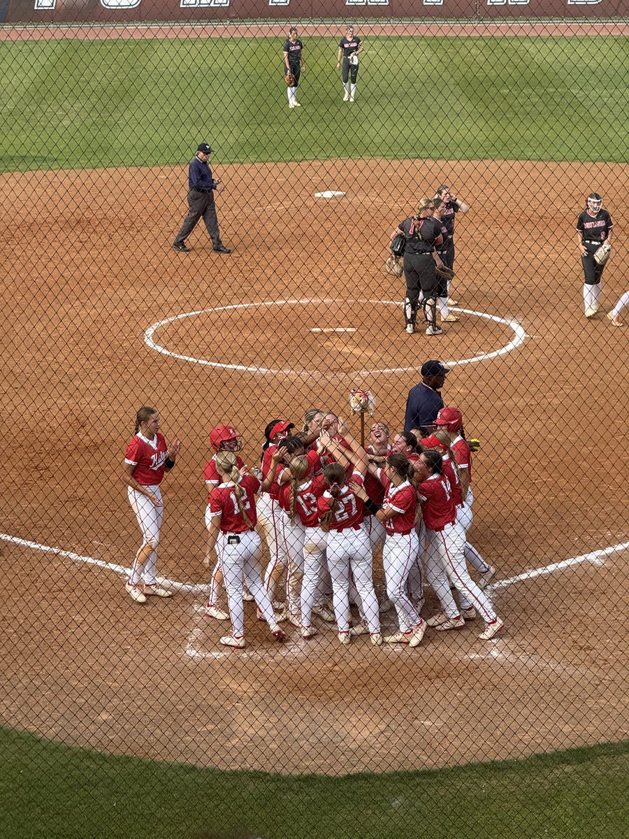 Official Katy Softball tweet media